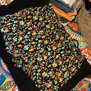 Linen flower print shorts